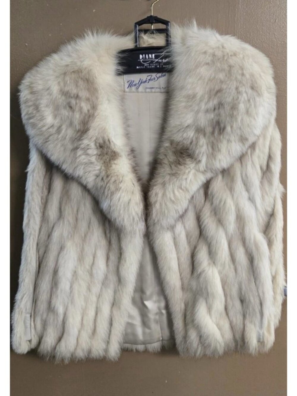 VINTAGE Fox Fur Coat With Leather Underneath Arms Size Medium